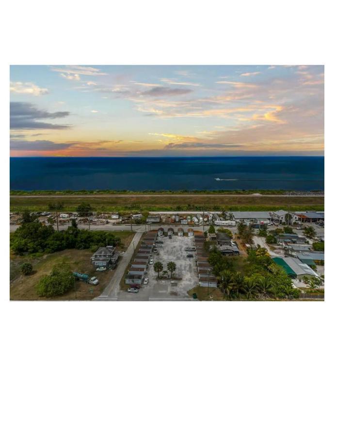 Modern Studio Retreat With King Bed - Cozy Comfort Pahokee المظهر الخارجي الصورة