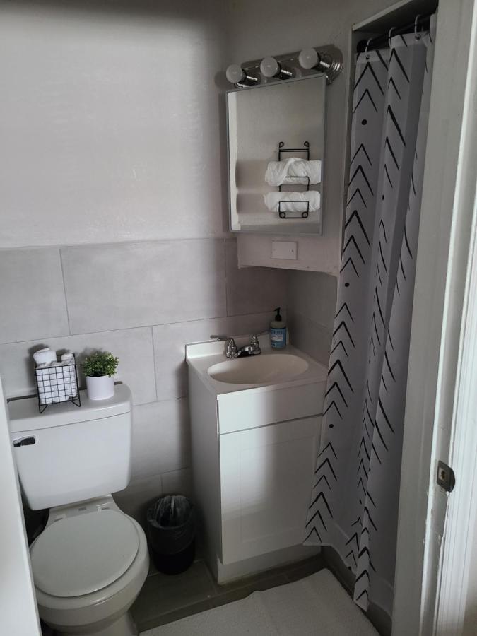 Modern Studio Retreat With King Bed - Cozy Comfort Pahokee المظهر الخارجي الصورة